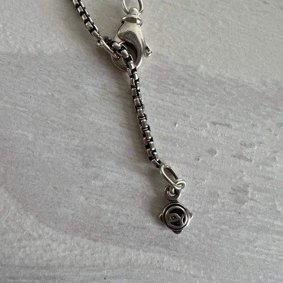 David Yurman Cable Two Tone Circle Necklace with Diamonds- New Condition! - Picture 7 of 9